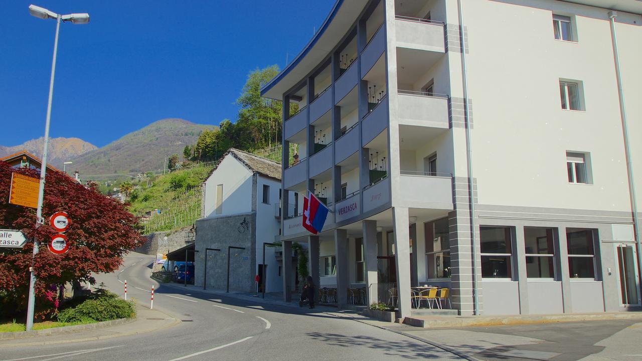 Albergo Porta Verzasca Gordola Exterior photo