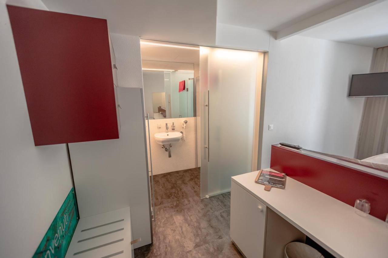 Albergo Porta Verzasca Gordola Exterior photo